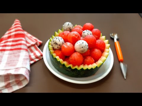 Mitsico 2 in 1 melon, scoop with carving knife for fruit sal...