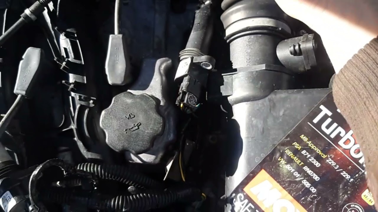 Где находится сапун на ВАЗ 2112 16 клапанов?