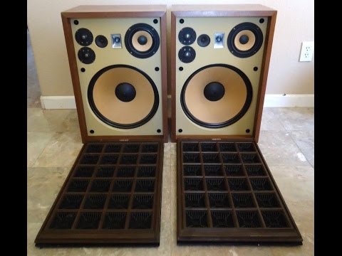 Akai SW-170 Monitor Speakers