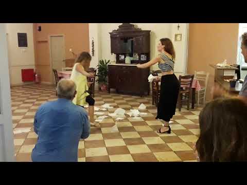 Zeibekiko on Syros (with Omilo)