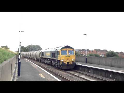 (HD) 66610 with the cement tanks passing Retford low level 21/07/2015