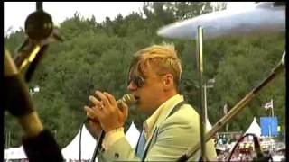 Me First And The Gimme Gimmes - Me And Julio Down By The Schoolyard (Live '09)