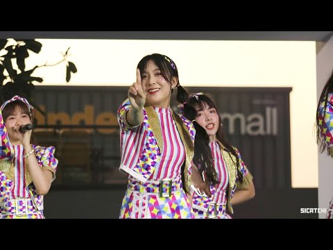 [FANCAM] 191012 Mewnich BNK48 - Aitakatta @ Grab football cup