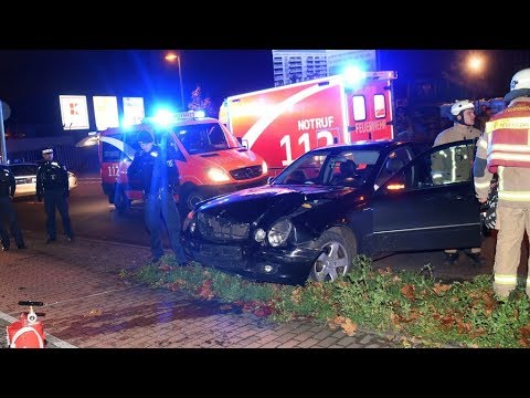 Mercedes erfasst Fußgänger in Prenzlauer Berg