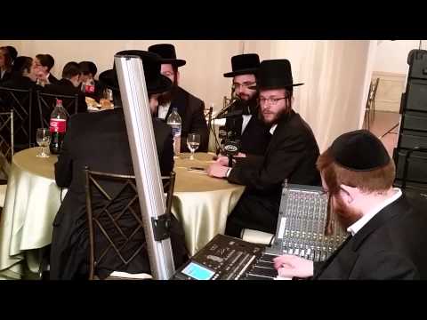 Menachem Moskowitz and Yididim Choir