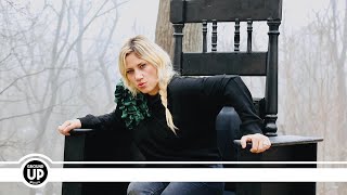 Charlie Hunter &amp; Lucy Woodward - Gloomy Sunday feat. Miwi La Lupa (Official Music Video)