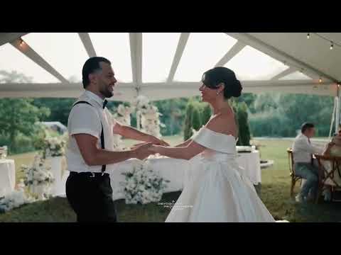 Alan and Carolina dancing their wedding first dance