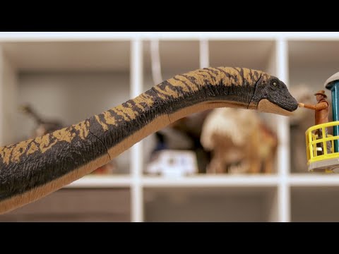 DREADNOUGHTUS means Fears Nothing...Huge Sauropod Dinosaur toy from Jurassic World Dominion