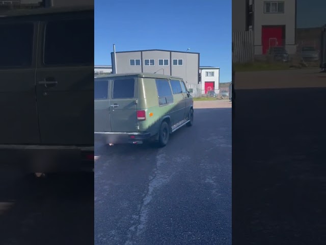 1024401 Chevrolet G20 Chevy Van 6.2 V8 - 1985