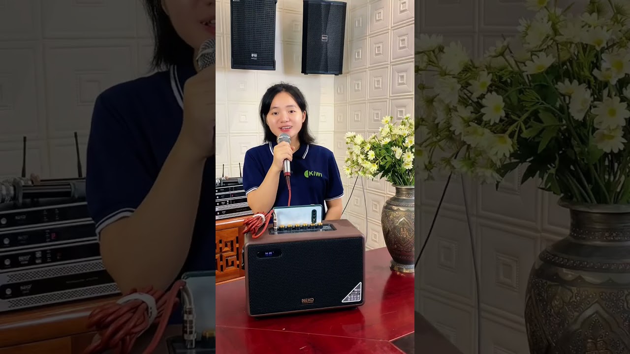 Bất ngờ khi nghe được chất âm khi kết nối mic karaoke có dây Kiwi T100 với loa xách tay