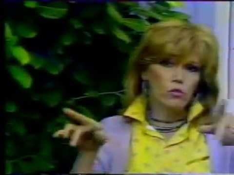 Amanda Lear... Il faut dire ce que l'on pense..... En compagnie de de ces animaux ....