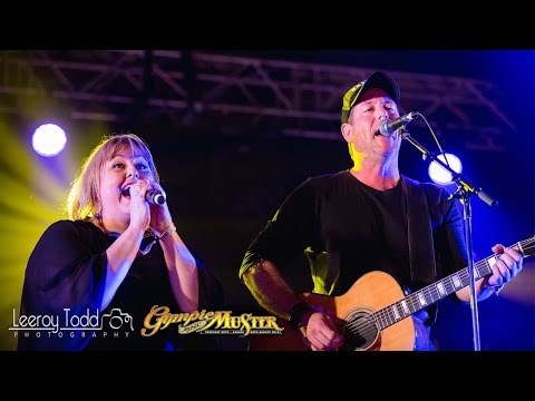 Drew McAlister & Lyn Bowtell - 'Last Night On Earth' Live @ Gympie Muster 2016