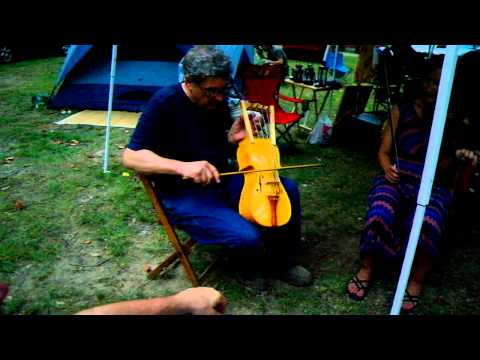 Garry Harrison Playing the Peanut - Clifftop 2011