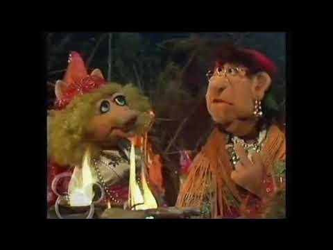 Muppet Songs: Gypsy Lady & The Pigs