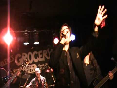 Zandelle - The Champion (live at Arlene's Grocery 12-17-10)