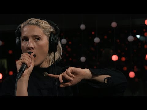 Cate Le Bon - Home To You (Live on KEXP)