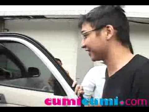 Pasha 'Ungu' Bantah Telah Melamar Adelia - CumiCumi.com