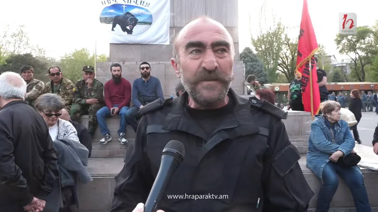 Սրանք բոլորը չբեր կնիկ են. Պավլիկ Մանուկյան