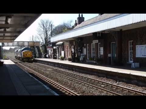 37688 and 37423 passing through wymondham light engine heading for Norwich 25/3/17