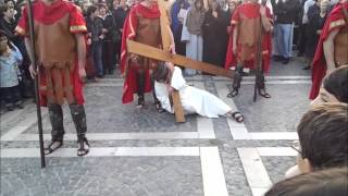 preview picture of video 'Via Crucis a Botricello - 6 aprile 2012'