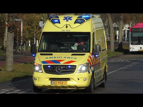Verschillende Ambulances uit Noord- en Oost-Gelderland met spoed in Nederland