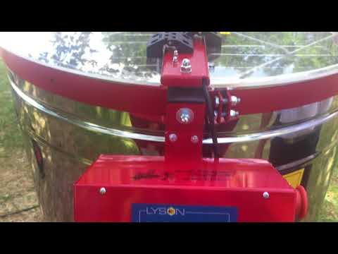 Biodling i Kalmar - ny honungsslunga på bigården