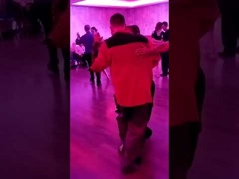 Alejandra Mantiñan & Daniel Alejandro Arroyo Miranda (Milongueando en Barcelona)