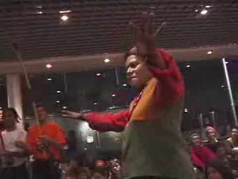 Clip do Grupo Nzinga de Capoeira Angola