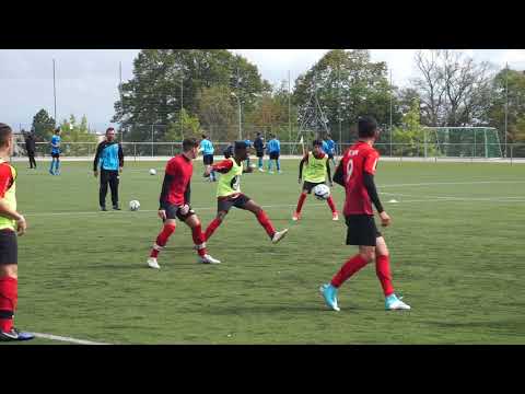 Xamax FCS Juinior B1 contre  FC Val de Ruz  le 16.09.2017