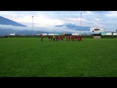 Siegerwelle der SVG U11 nach dem Triumph gegen den SV Thaur