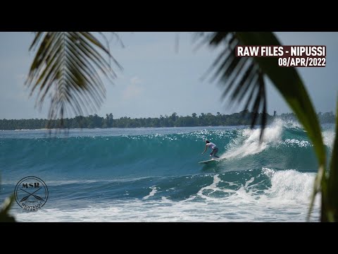 3 Surfers Lineup - Glassy Perfect Nipussi/Mentawais - RAWFILES - 08/APRIL/2022