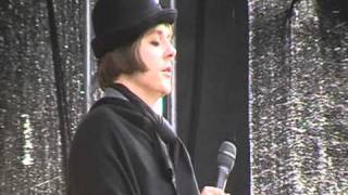 Henrik Berggren joins Anna Ternheim to sing &quot;Shoreline&quot; at Way Out West 2010