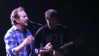 Pearl Jam - Bee Girl - Oakland (May 13, 2022)
