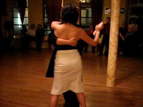  Santiago Steele  and  Monica Paz  are  dancing  to  the  tango  "  Porteno y Bailarin  "