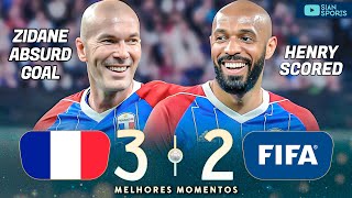 AT 51 YEARS OLD ZIDANE AND HENRY WEAR THE FRANCE SHIRT AGAIN AND SET UP WITH ABSURD GOALS
