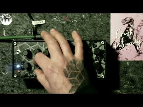 DIRTY ECHO DRONE BLENDER#1  - a complex dronescape generator by METSÄÄN