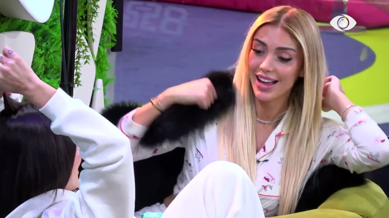 “Kjo është dashuria, jo karkaleca e patate...”/ Brikena hedh batuta, ja reagimi i Baby G