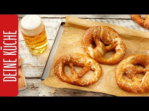 Laugenbrezel selber machen – einfach & lecker 🥨 | REWE Deine Küche