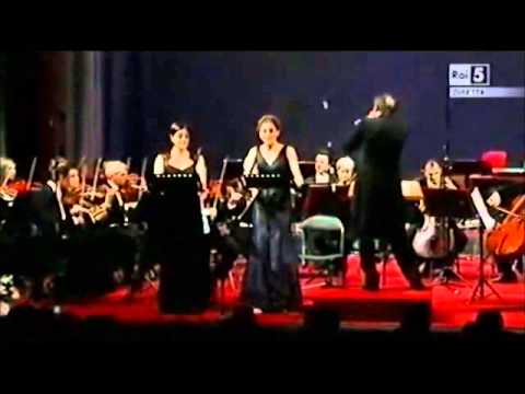 Delphine Galou & Roberta Invernizzi - Dolci chiodi, amate spine