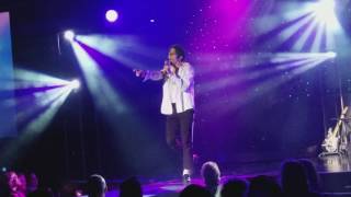 2017 Michael Jackson live in Las Vegas (Man Mirror) This man use his real voice.