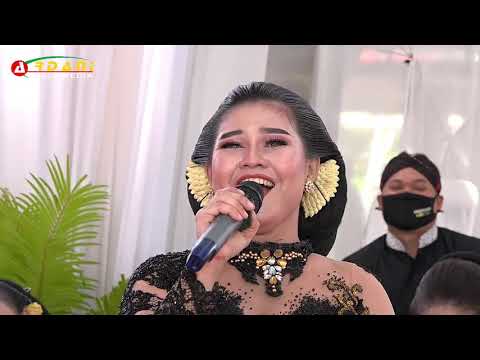 Ditinggal Pas Sayang Sayange - Niken Sarintem ( Sarintem Entertainment )