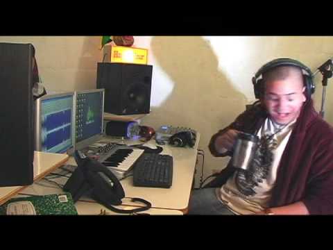 Syrome feat. Liam - Besame Por El Celular (Kiss Me Thru The Phone)