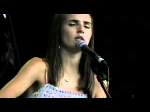 Ana Free sings Spark In The Sky - Sumol Summer Fest