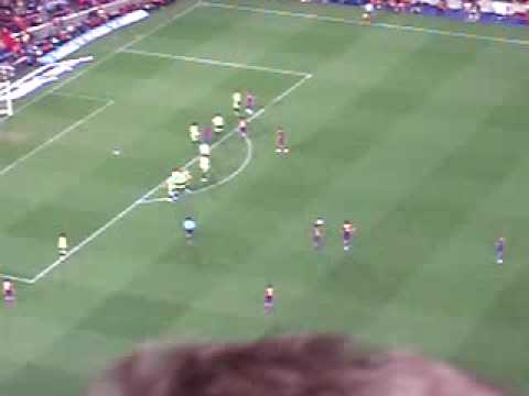 Barcelona - Zaragoza 25/10-09 Amazing freekick by Zlatan!