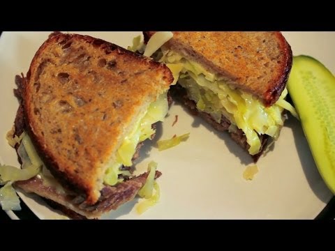 Reuben Sandwich with Corned Beef & Sauerkraut