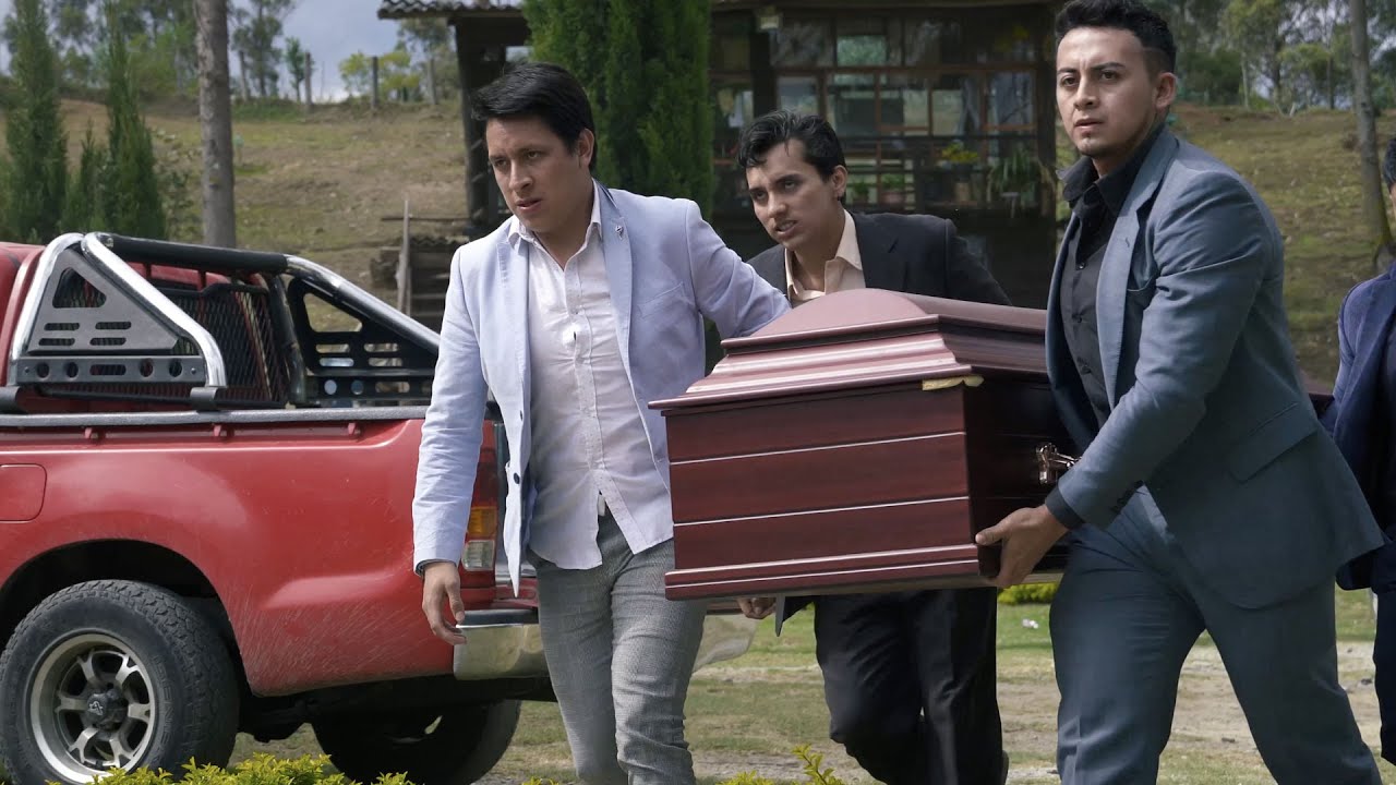 Novio llega en un ataúd a su propia boda