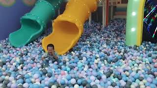 Download lagu MAIN DI PLAYLAND CHANDRA  | Nay and family mp3