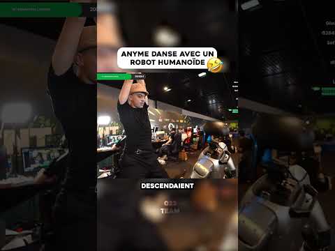 Anyme danse avec un robot humanoïde 🤣 #anyme #anyme023 #zevent