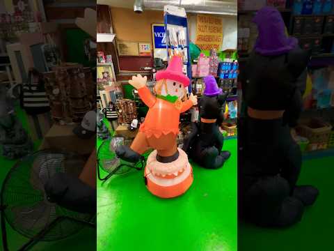 Scarecrow Inflatable At Mountain Vendor’s Mall #Shorts.