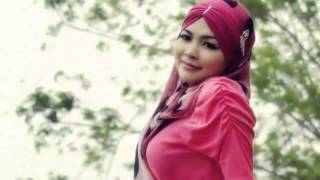 Download lagu Berjilbab Namun Pakaian Ketat Banget mp3 Download lagu Berjilbab Namun Pakaian Ketat Banget mp3